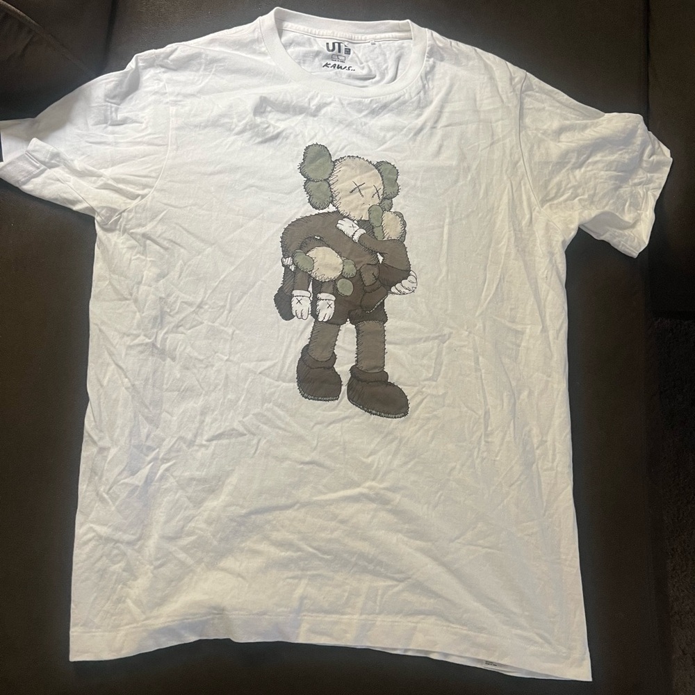 Men’s large- KAWS x Uniqlo White Graphic T-Shirt